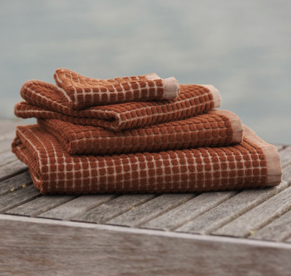 Nero Bath Towels