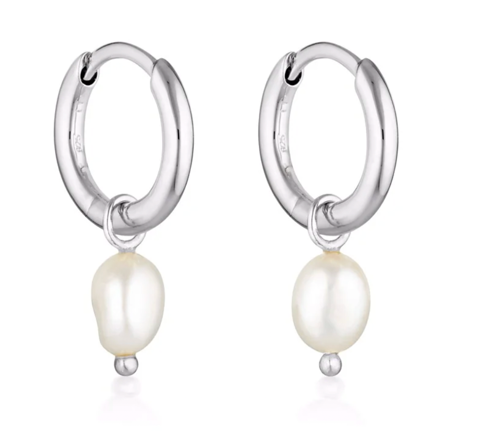 Baroque Pearl Classic Huggie